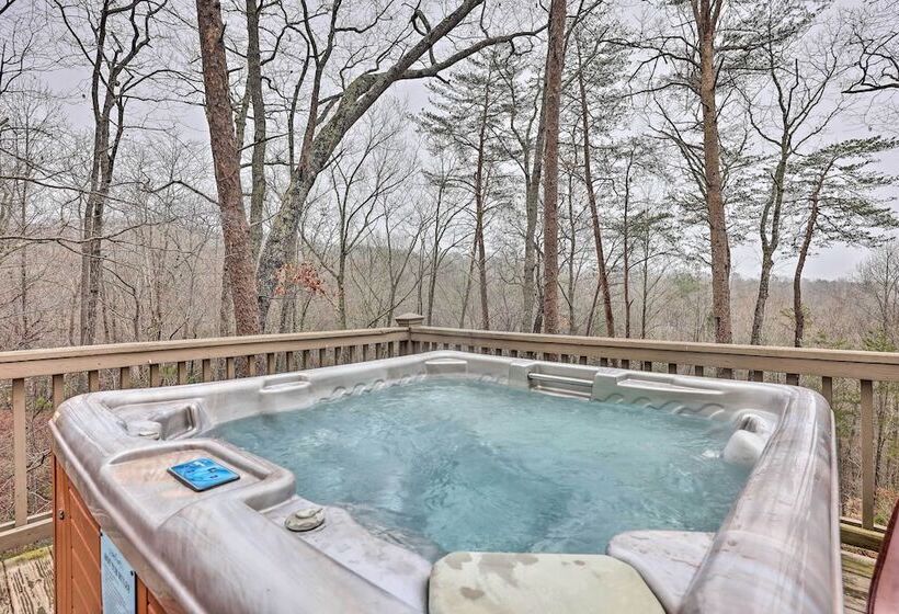 Cozy Blue Ridge Cabin W/ Hot Tub!