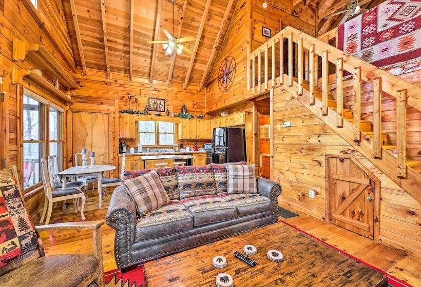 Cozy Blue Ridge Cabin W/ Hot Tub!