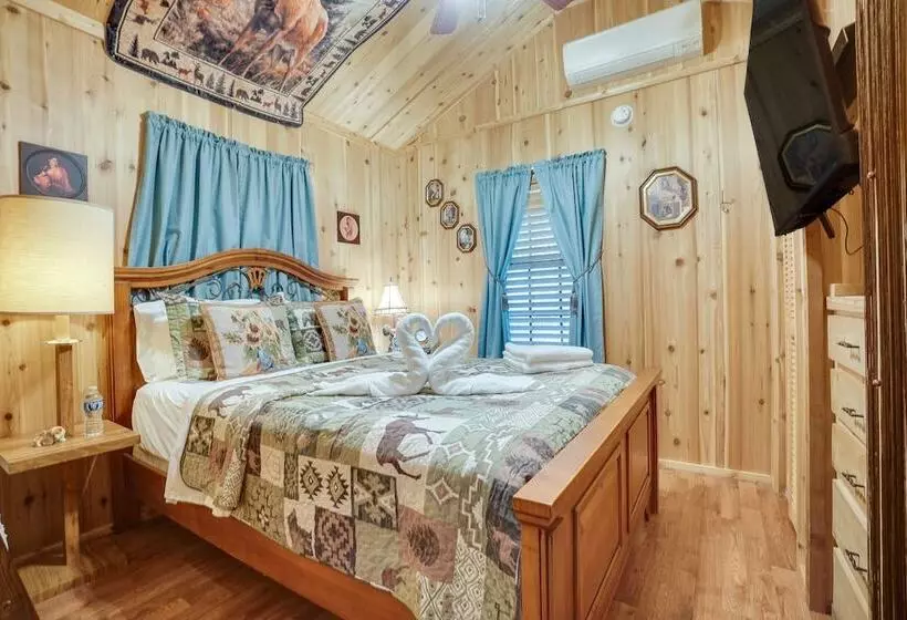 Quaint Cabin W/ Pool + Lake Access, 7 Mi To Helen!