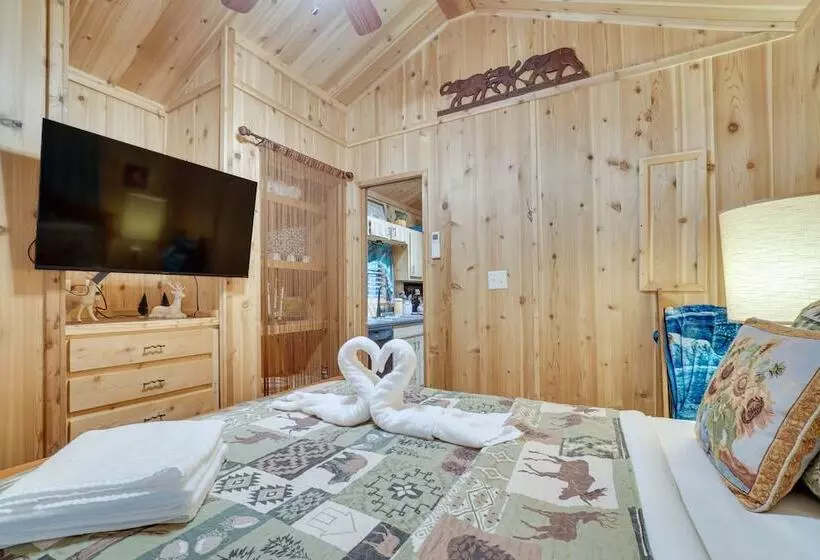 Quaint Cabin W/ Pool + Lake Access, 7 Mi To Helen!