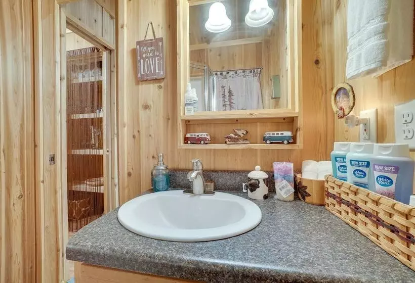 Quaint Cabin W/ Pool + Lake Access, 7 Mi To Helen!