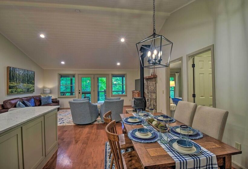 Cozy Clayton Cabin W/ Deck & Mountain Views!