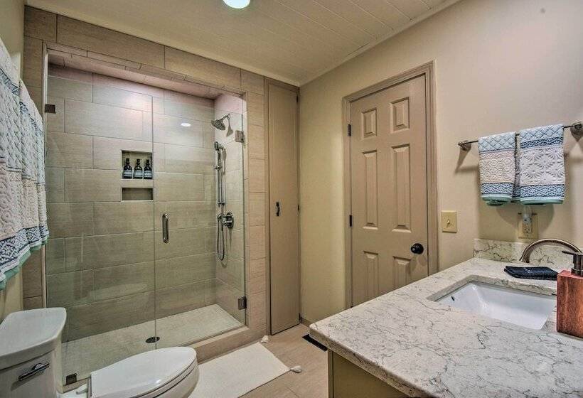 Cozy Clayton Cabin W/ Deck & Mountain Views!