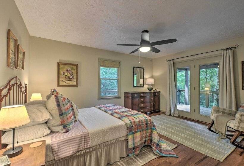 Cozy Clayton Cabin W/ Deck & Mountain Views!