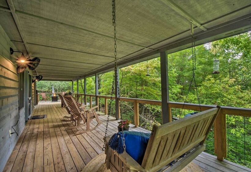 Cozy Clayton Cabin W/ Deck & Mountain Views!