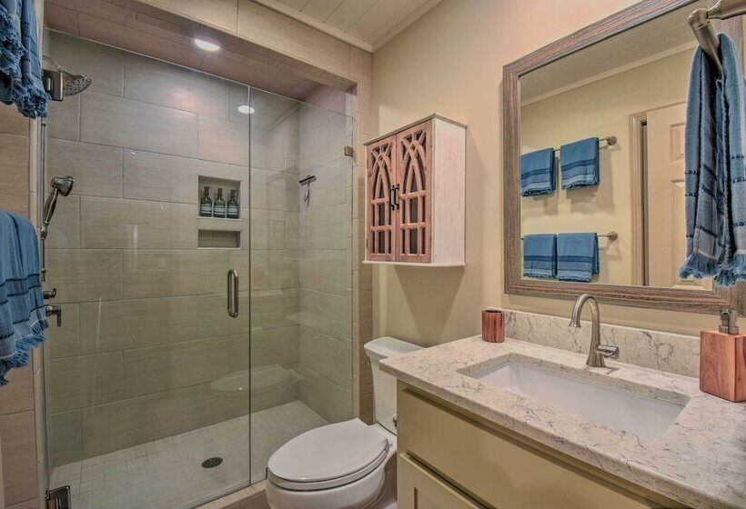 Cozy Clayton Cabin W/ Deck & Mountain Views!