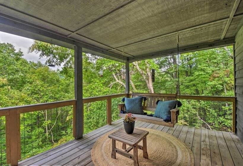 Cozy Clayton Cabin W/ Deck & Mountain Views!