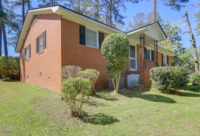 Cozy & Convenient Macon Home ~ 3 Mi To Town!
