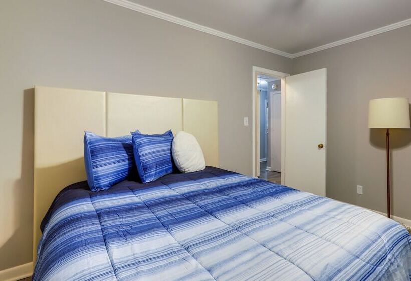 Cozy & Convenient Macon Home ~ 3 Mi To Town!