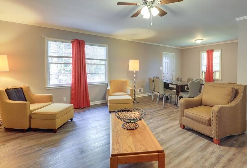 Cozy & Convenient Macon Home ~ 3 Mi To Town!