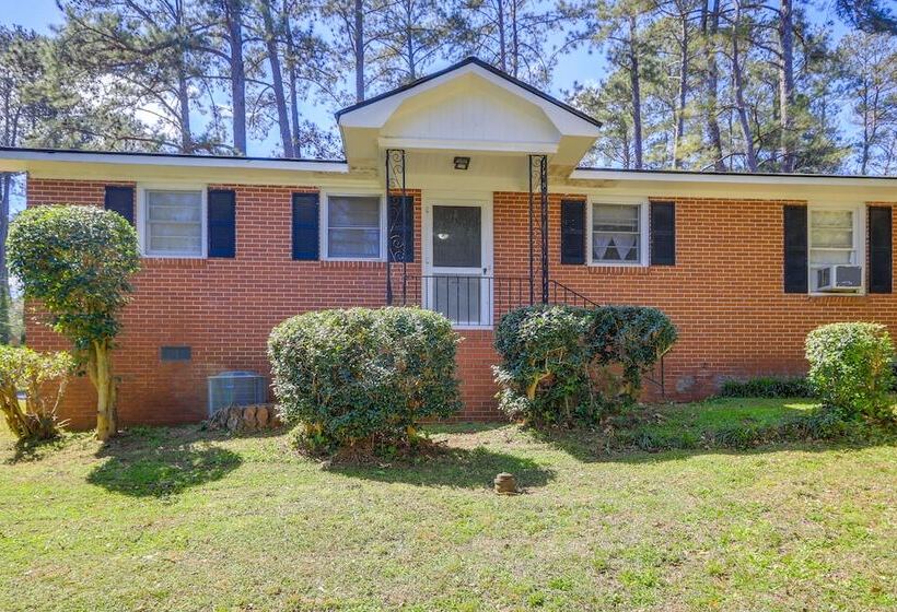 Cozy & Convenient Macon Home ~ 3 Mi To Town!