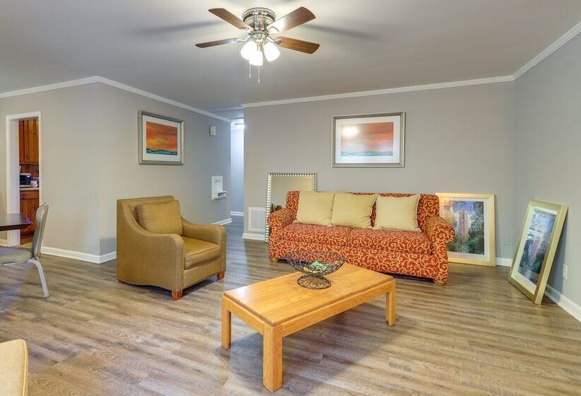 Cozy & Convenient Macon Home ~ 3 Mi To Town!