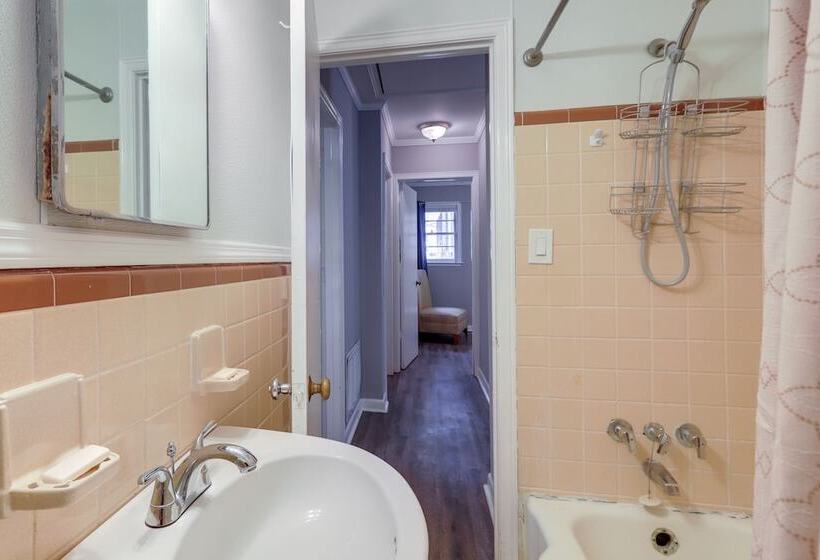 Cozy & Convenient Macon Home ~ 3 Mi To Town!