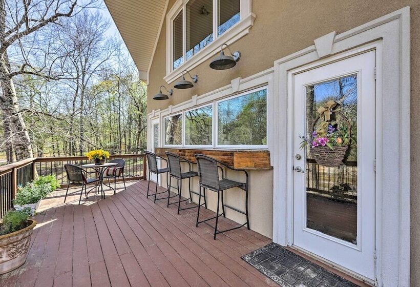 Cozy Creekside Cabin W/ Grill: Fish & Explore!