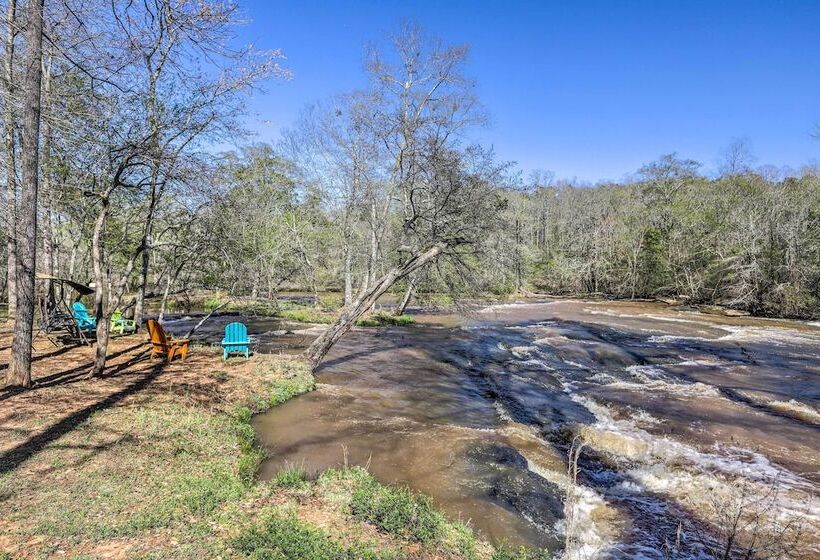 Cozy Creekside Cabin W/ Grill: Fish & Explore!