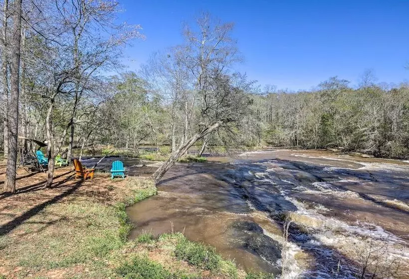 Cozy Creekside Cabin W/ Grill: Fish & Explore!