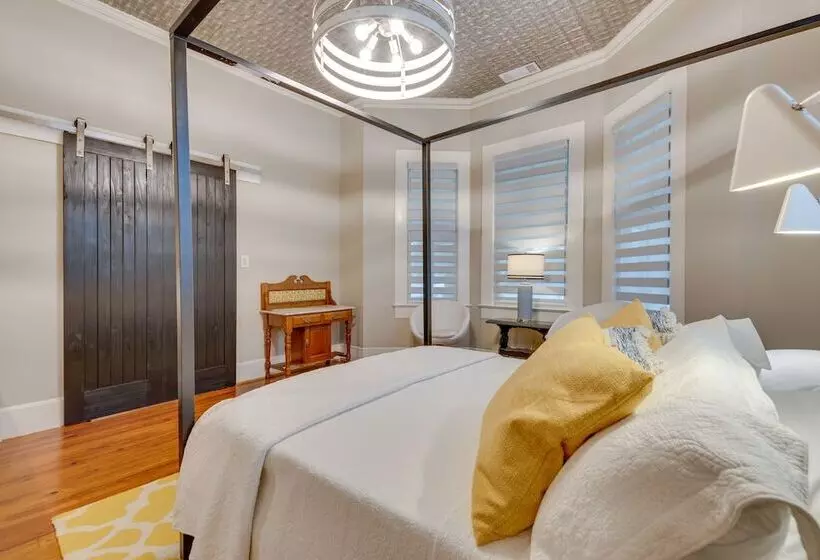 Cozy + Modern Norcross Hideaway W/ Covered Porches