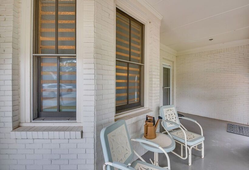 Cozy + Modern Norcross Hideaway W/ Covered Porches