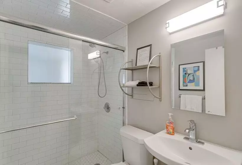 Cozy St Simons Island Cottage   Close To Beaches!