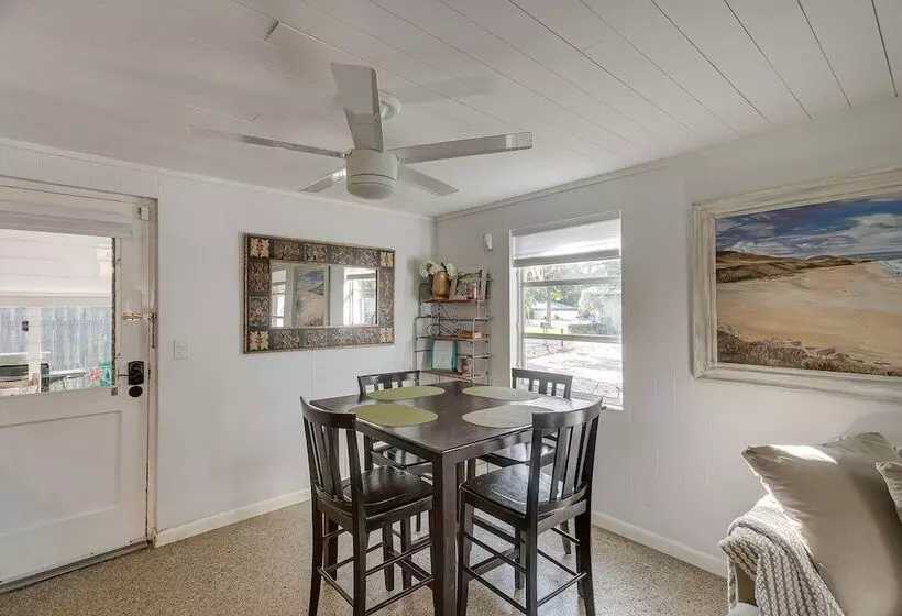 Cozy St Simons Island Cottage   Close To Beaches!