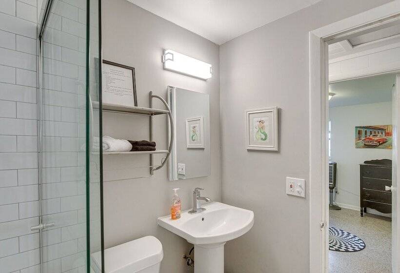 Cozy St Simons Island Cottage Close To Beaches!