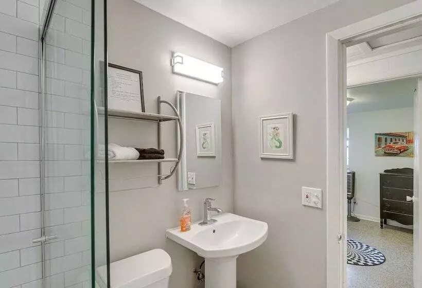 Cozy St Simons Island Cottage   Close To Beaches!