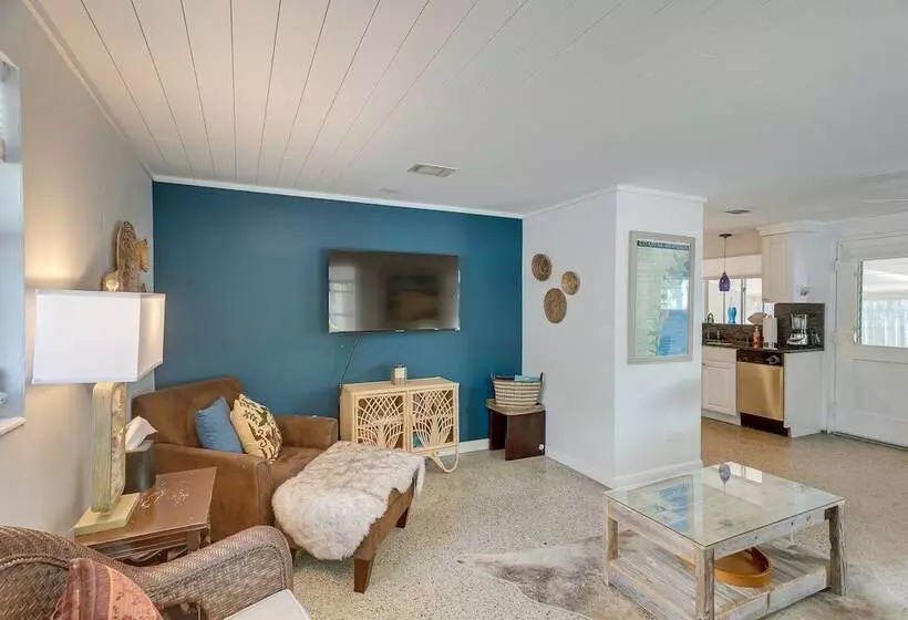 Cozy St Simons Island Cottage   Close To Beaches!
