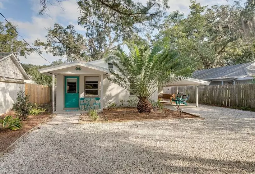 Cozy St Simons Island Cottage   Close To Beaches!