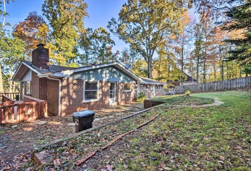 Spacious Duluth Home W/ Lake View & Fire Pit