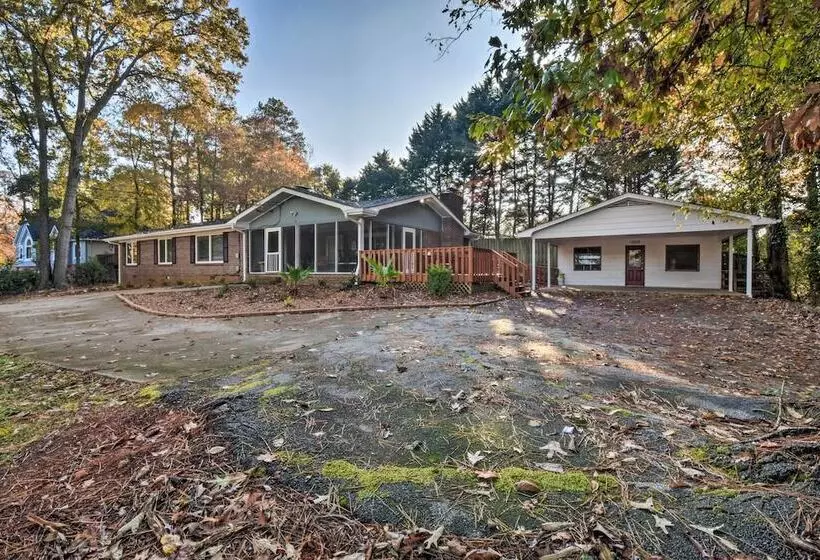 Spacious Duluth Home W/ Lake View & Fire Pit