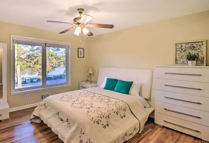 Spacious Duluth Home W/ Lake View & Fire Pit