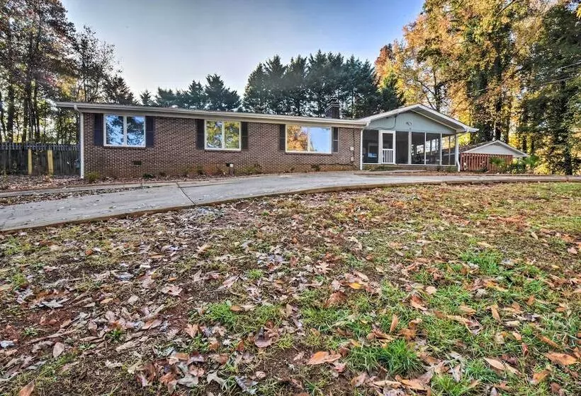 Spacious Duluth Home W/ Lake View & Fire Pit
