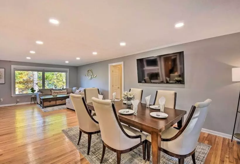 Spacious Duluth Home W/ Lake View & Fire Pit