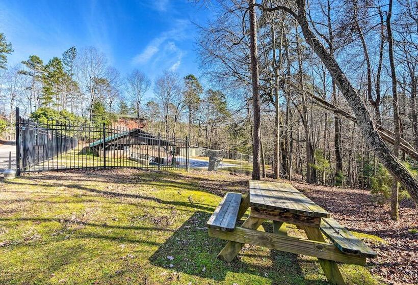 Ellijay Escape: Hike, Shop, Explore & More!