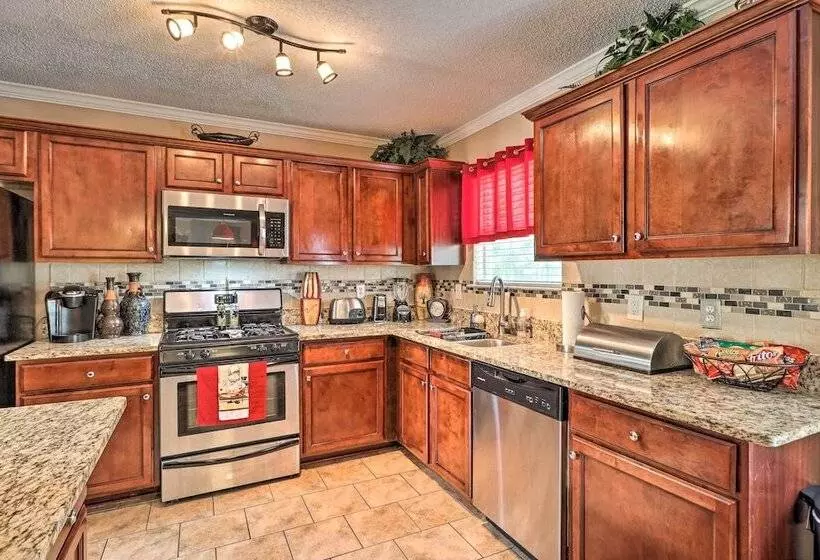 Fairburn Home W/ Fire Pit   24 Mi To Atlanta!