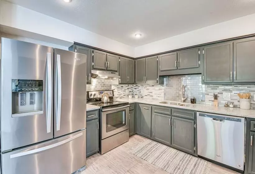 Family Friendly Duplex 6 Mi To Fort Walton Beach!