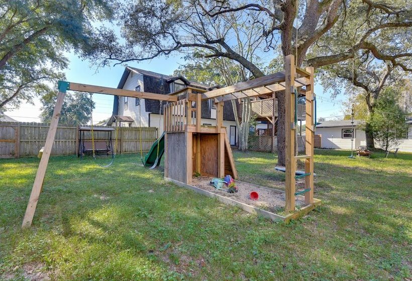 Family Friendly Duplex 6 Mi To Fort Walton Beach!