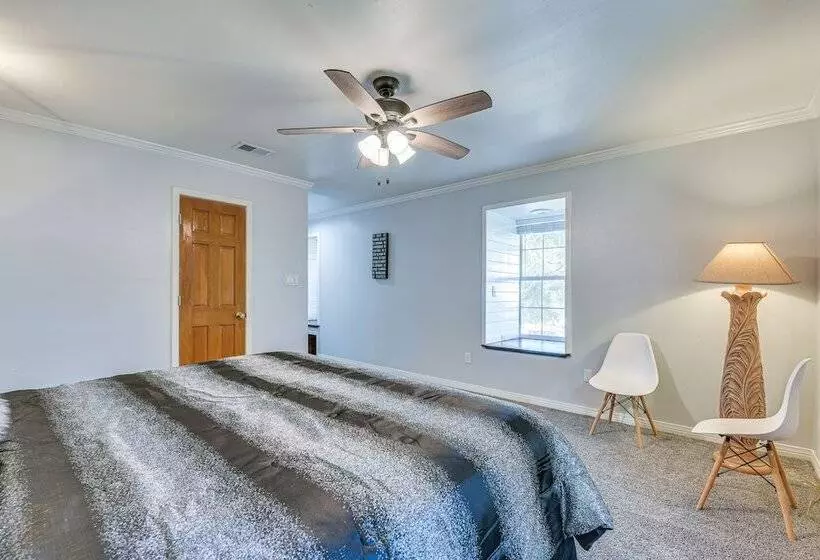 Family Friendly Duplex 6 Mi To Fort Walton Beach!