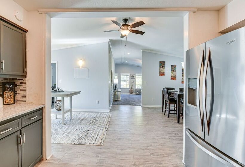 Family Friendly Duplex 6 Mi To Fort Walton Beach!