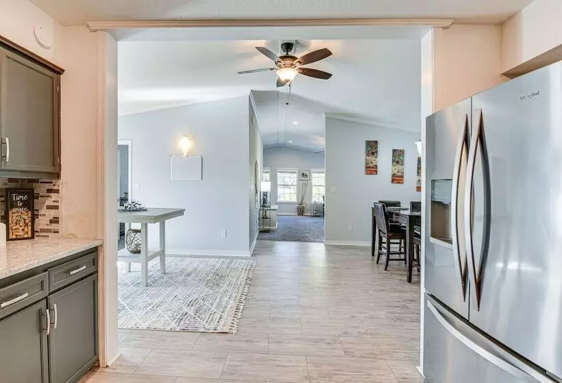 Family Friendly Duplex 6 Mi To Fort Walton Beach!