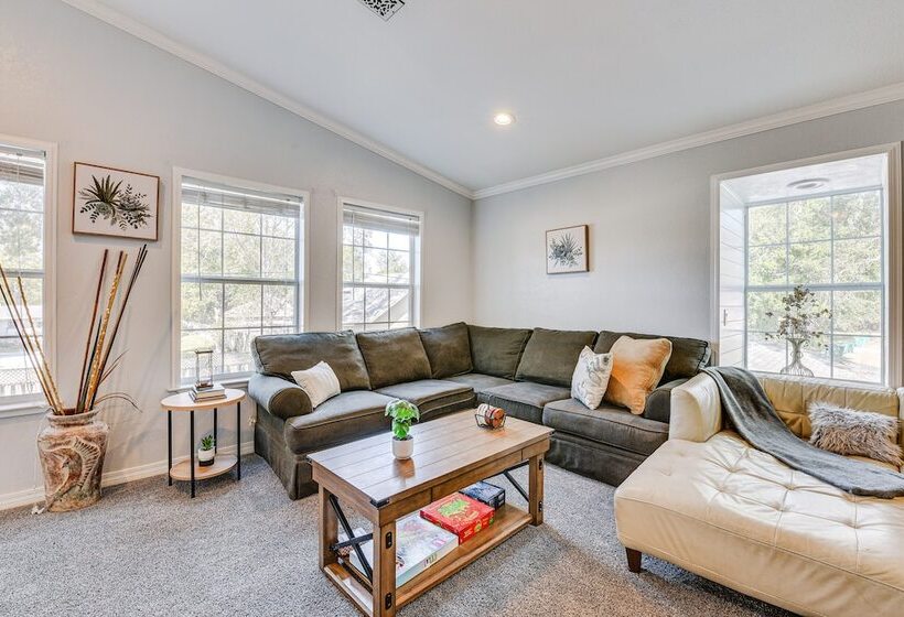 Family Friendly Duplex 6 Mi To Fort Walton Beach!