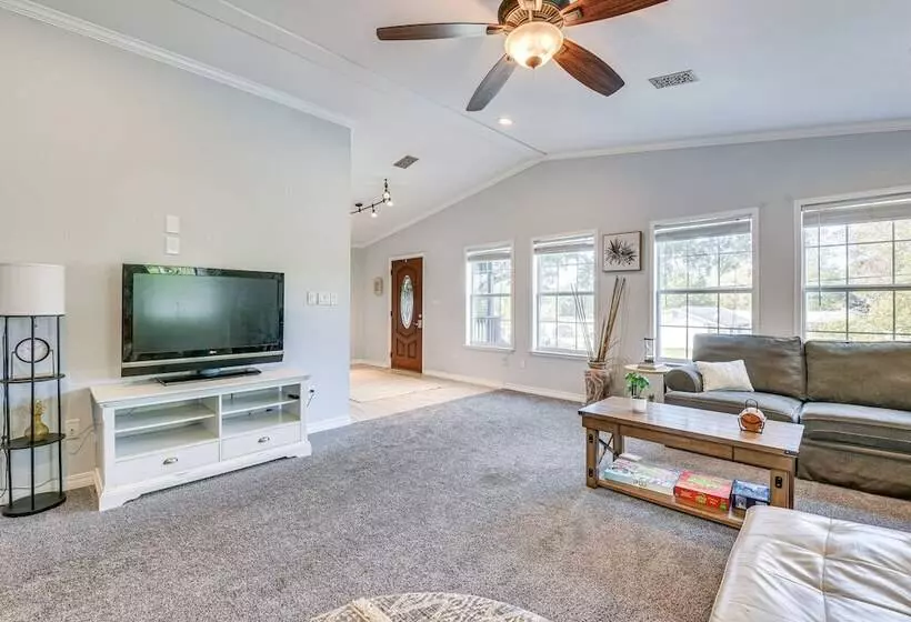 Family Friendly Duplex 6 Mi To Fort Walton Beach!