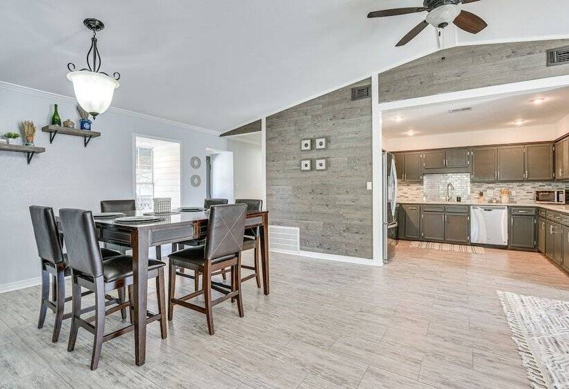 Family Friendly Duplex 6 Mi To Fort Walton Beach!