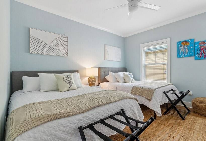 Family Friendly Pensacola Home < 1 Mi To Beach!