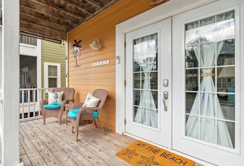 Family Friendly Pensacola Home < 1 Mi To Beach!