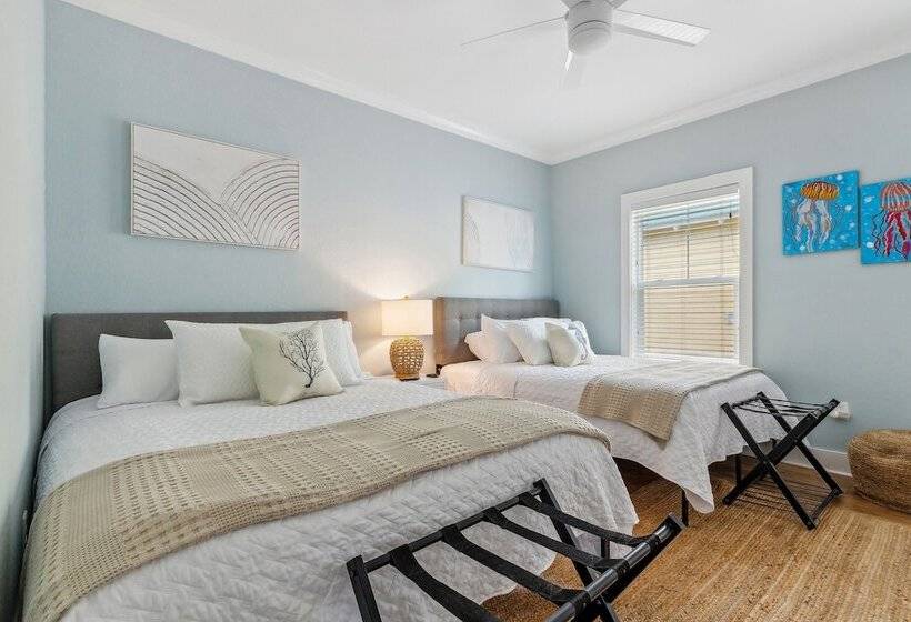 Family Friendly Pensacola Home < 1 Mi To Beach!