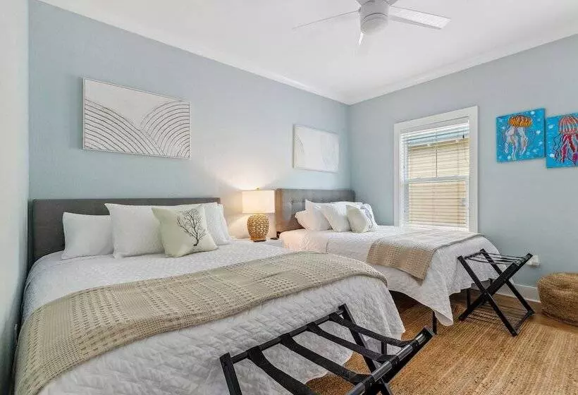 Family Friendly Pensacola Home < 1 Mi To Beach!