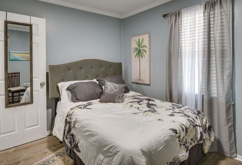 Hampton Vacation Rental: Central Location, Patio