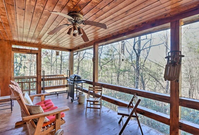 High Country Cabin W/ Fire Pit & Hot Tub!