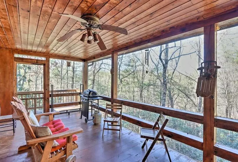 High Country Cabin W/ Fire Pit & Hot Tub!